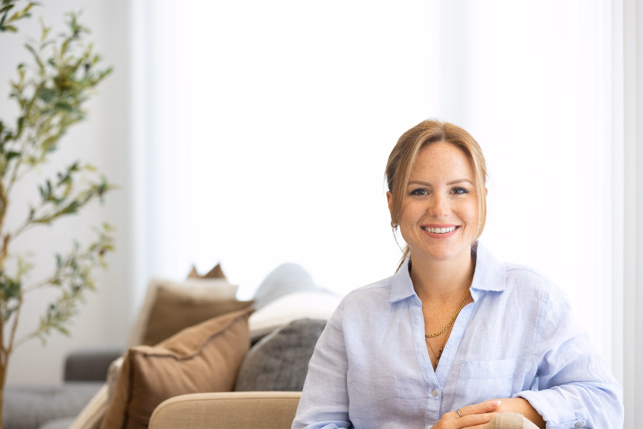 Élisabeth Dulude dans le bureau d’Équipe Dulude